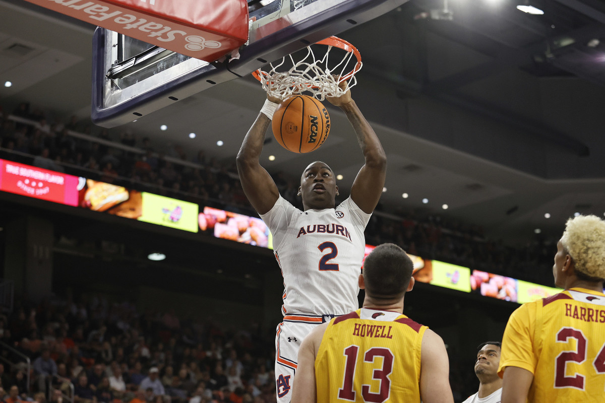Nov 12, 2021; Auburn, Alabama, USA; Auburn Tigers forward Jaylin Williams (2) completes a dunk against the Louisiana Monroe Warhawks during the second half at Auburn Arena. Mandatory Credit: John Reed-USA TODAY Sports